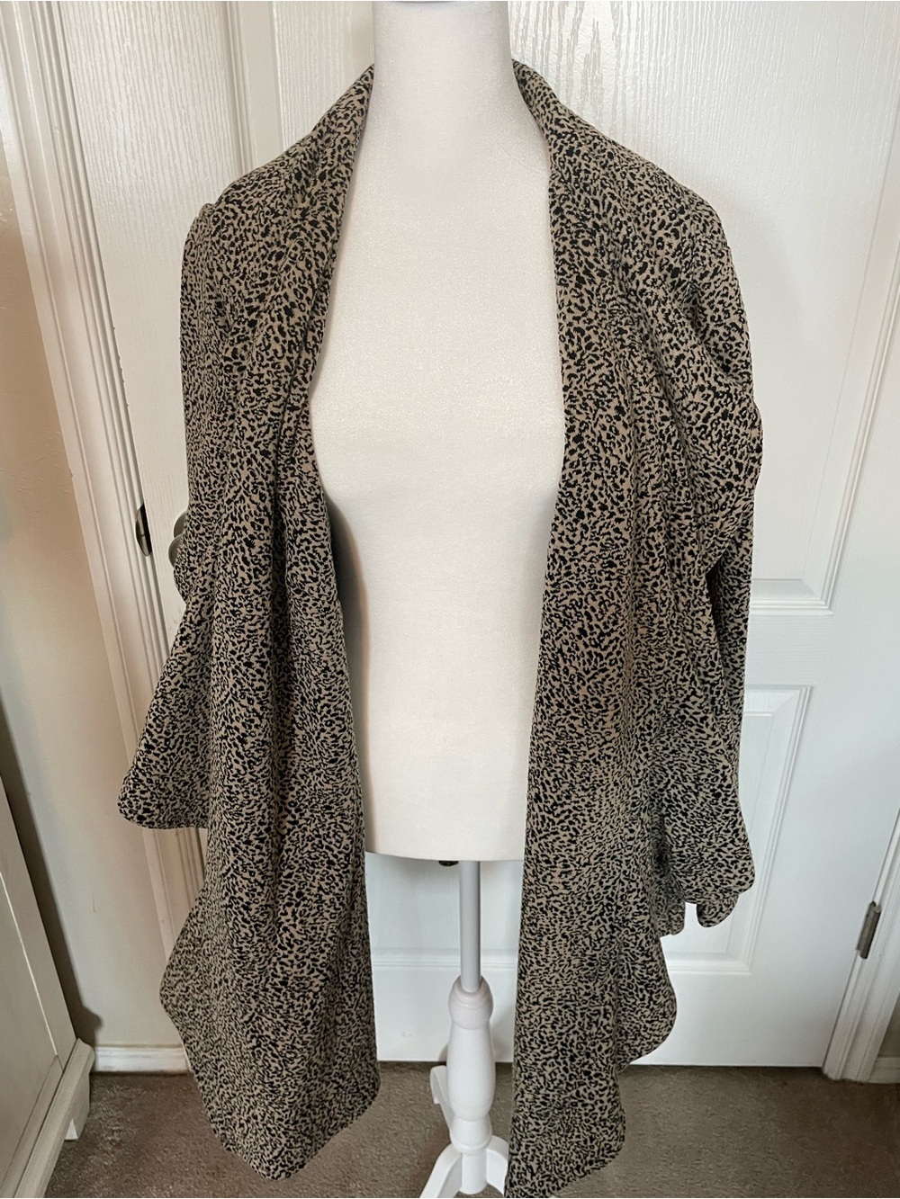 Calvin Klein Taupe and Black Leopard-Print Open Coat - Picture 2 of 15